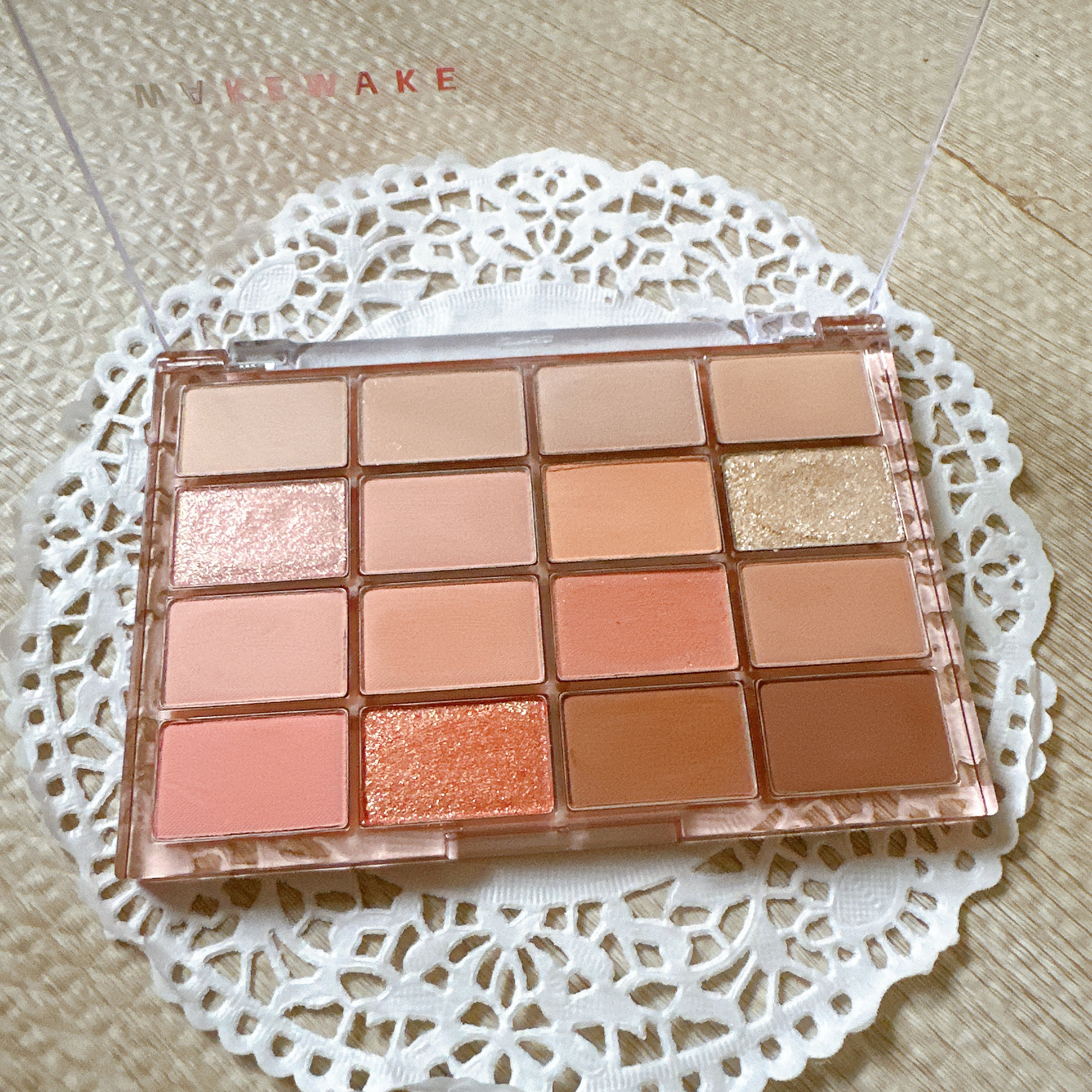 ソフトブラーリングアイパレット/wakemake/アイシャドウパレットを使ったクチコミ（3枚目）