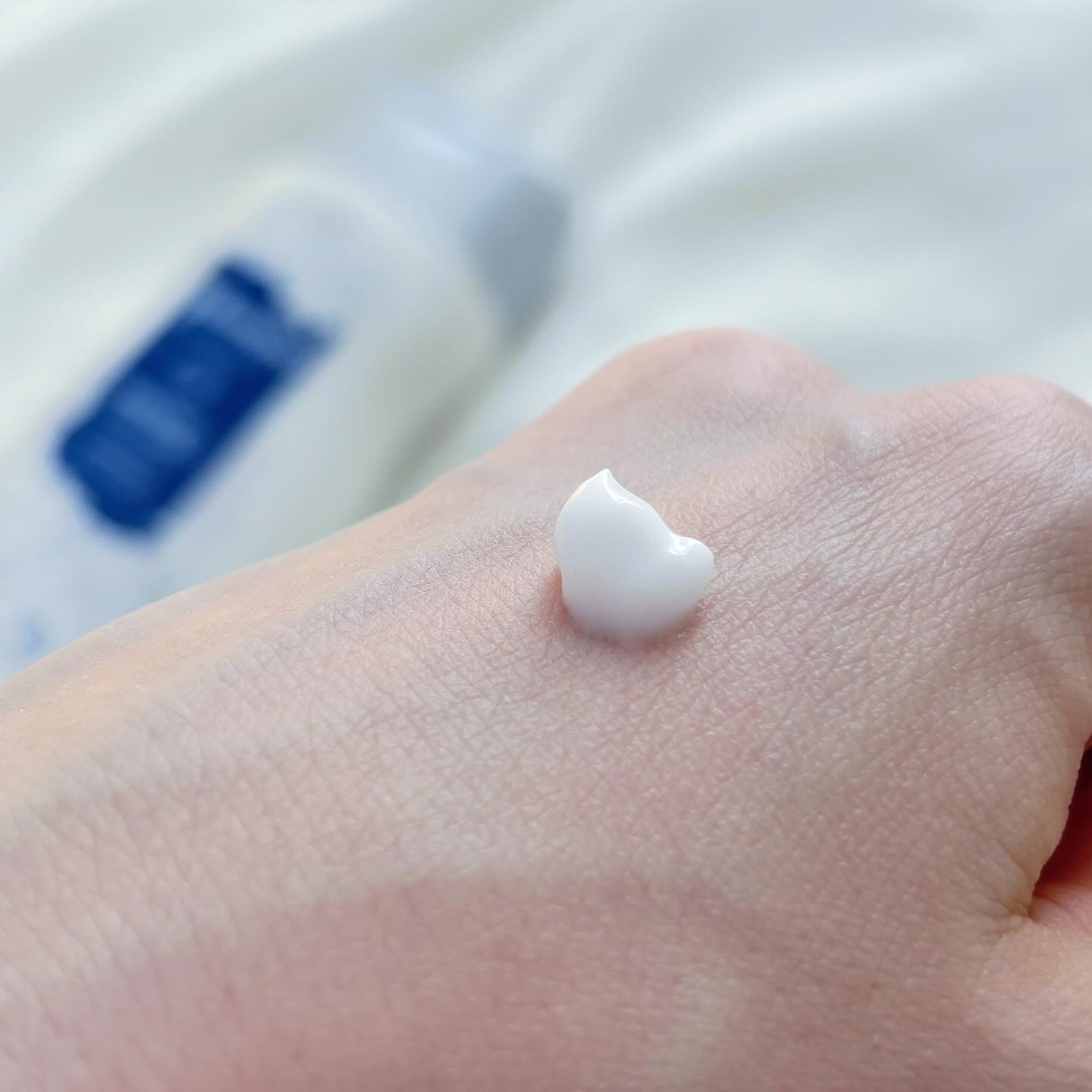 バイブラント ラディアンス　アロマミルク 200ML/ジョンソンボディケア/ボディミルクを使ったクチコミ（3枚目）