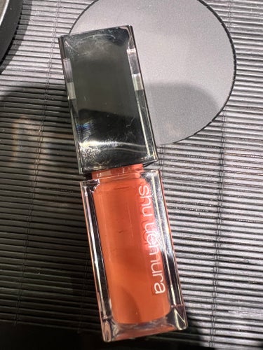 shu uemura キヌルージュ クリーム OR 557 限定色

限定色って言葉に弱いわたし。正直、私が今回購入したリップの中で1番ピンとこなかったカラー🤣なのに買っちゃったよ！！
限定はずるい(๑