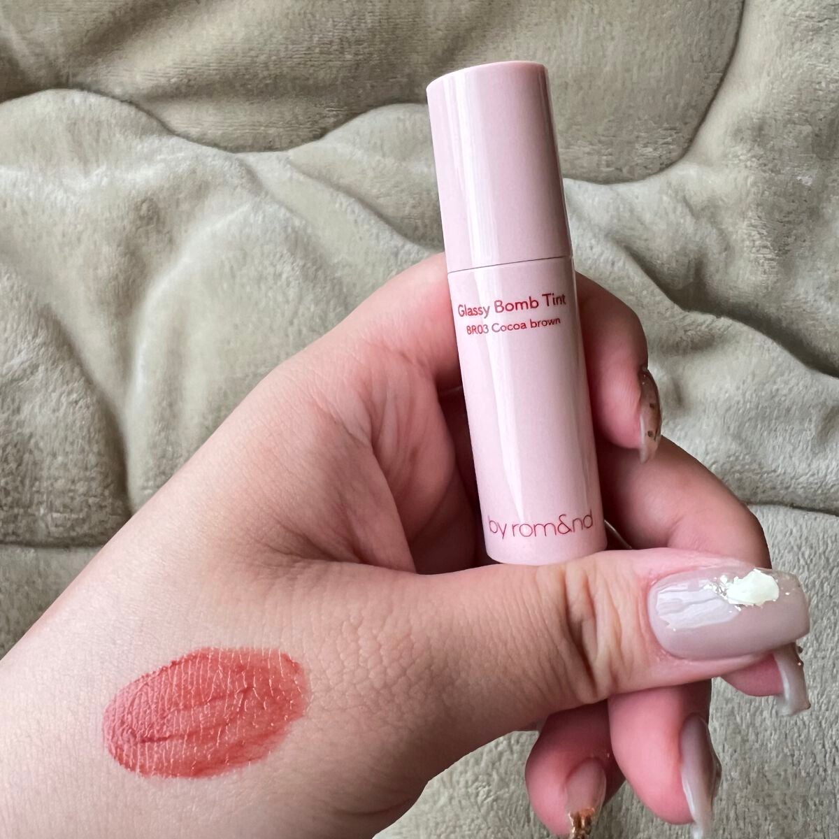 アンドバイロムアンド グラッシーボムティント/&nd by rom&nd/リップティントを使ったクチコミ(3枚目)