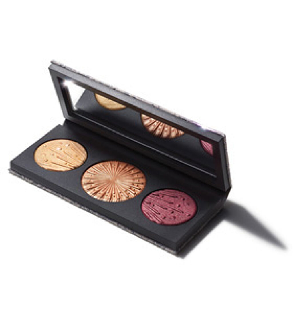 M・A・C フラッシング アイス エクストラ ディメンション スキンフィニッシュ トリオ ミディアム ディープ