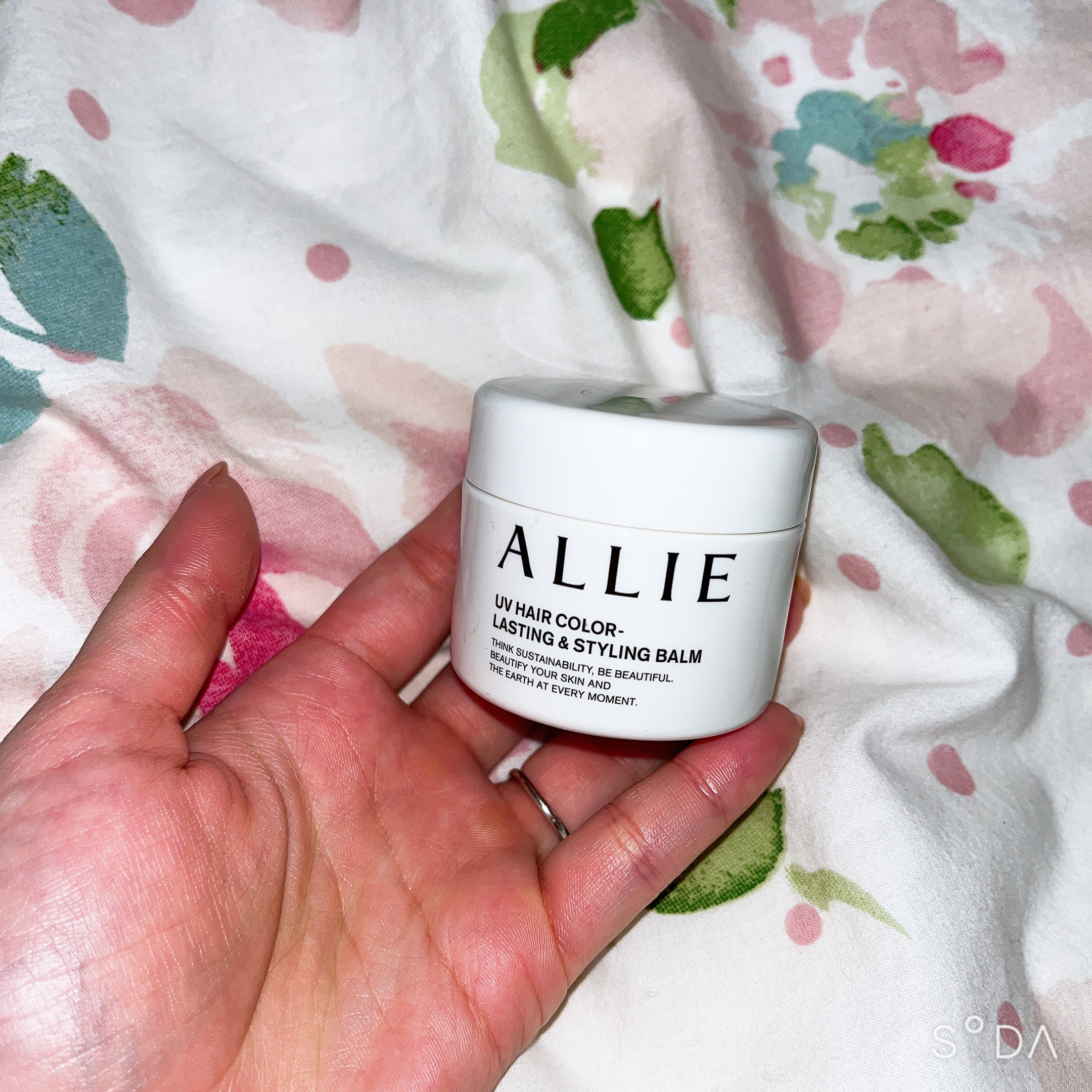 アリィー クロノビューティ UV ヘアカラーラスティング＆スタイリング バーム/アリィー/ヘアバームを使ったクチコミ（2枚目）