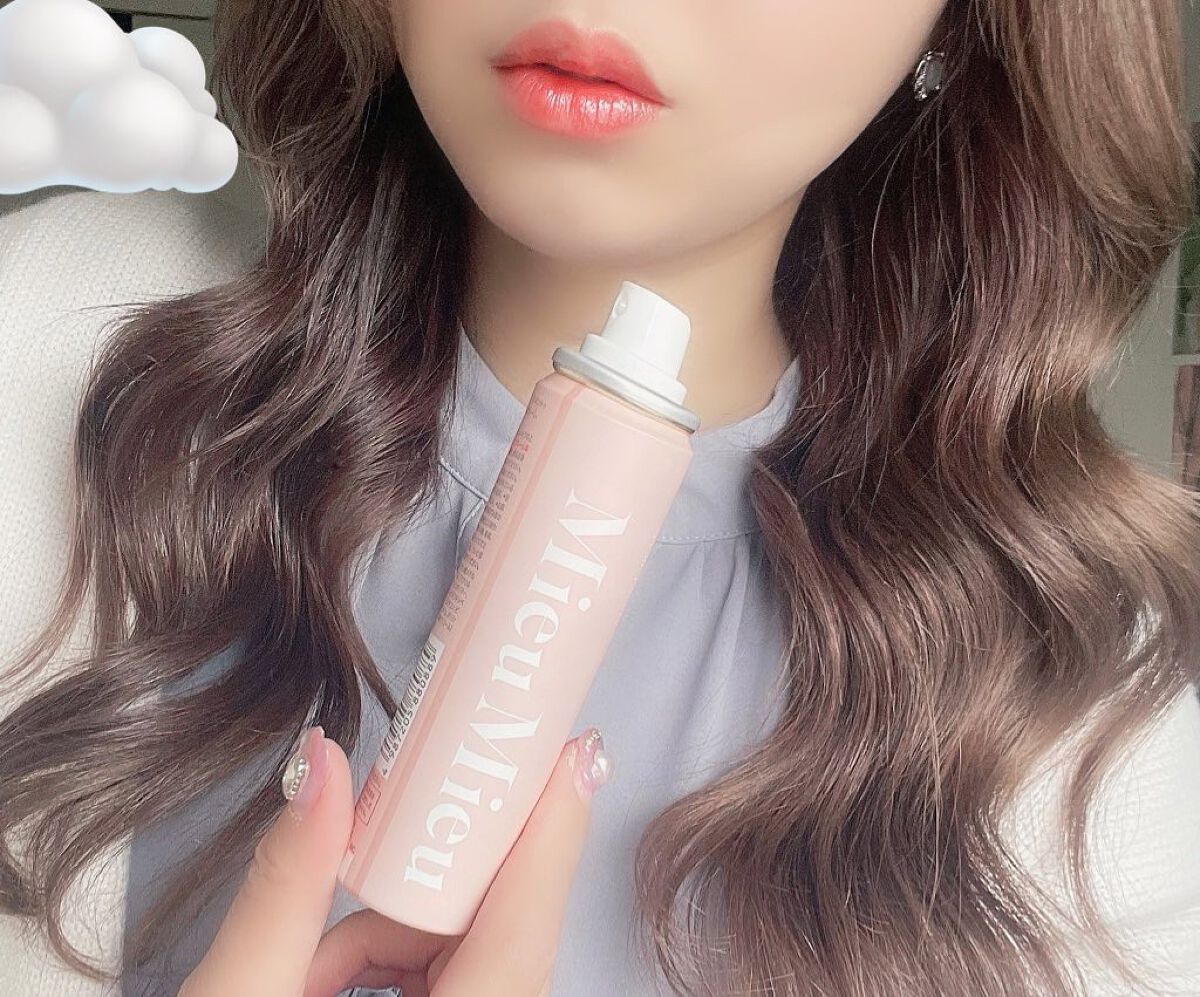 まるで香水のようなUVスプレー💐

MieuMieu の新商品　チャーミングシャワー！

まるでブランド香水の香りとバズったアホ毛直しスティックの香りがUVスプレーになったんです🥹

UVカット（SPF50+ PA++++）
フレグラン