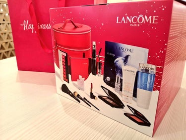 ＊　SALON DE THE　もちカフェ　＊

無事、予約していたLANCOMEさんのクリスマスコフレをお迎えしてきた～☺️

クリスマスコフレってどうしてこんなに魅力的なのかしら…！

特別感？　豪華