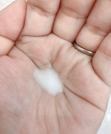 NOV Ⅲ ミルキィローションのクチコミ「ノブ Ⅲ ミルキィローション
みずみずしい✨
サラサラしてるのに
肌なじみも良いよー◎
.....」(2枚目)