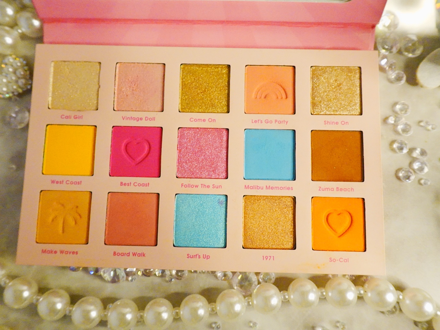  マリブ バービー/ColourPop/アイシャドウパレットを使ったクチコミ（2枚目）