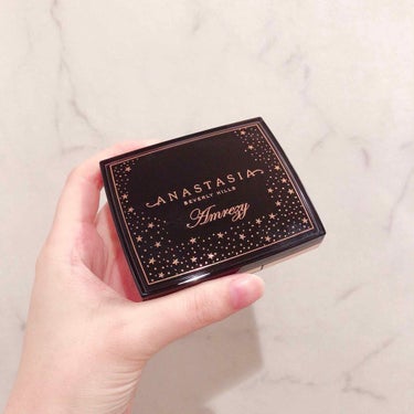 ANASTASIA BEVERLY HILLS ハイライター

ついにGETしました！ため息が出そうになるくらい美しいハイライト。
もう完全にハイライトの沼にはまってしまった...。

最近色んなハイラ