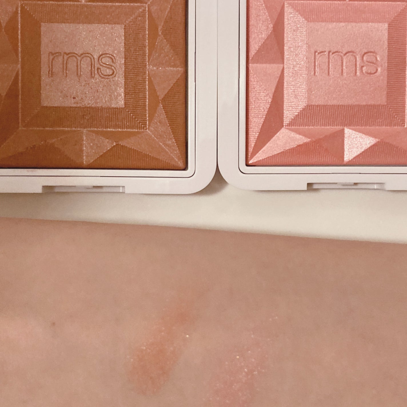 ハイドラパウダーブラッシュ/rms beauty/パウダーチークを使ったクチコミ(2枚目)