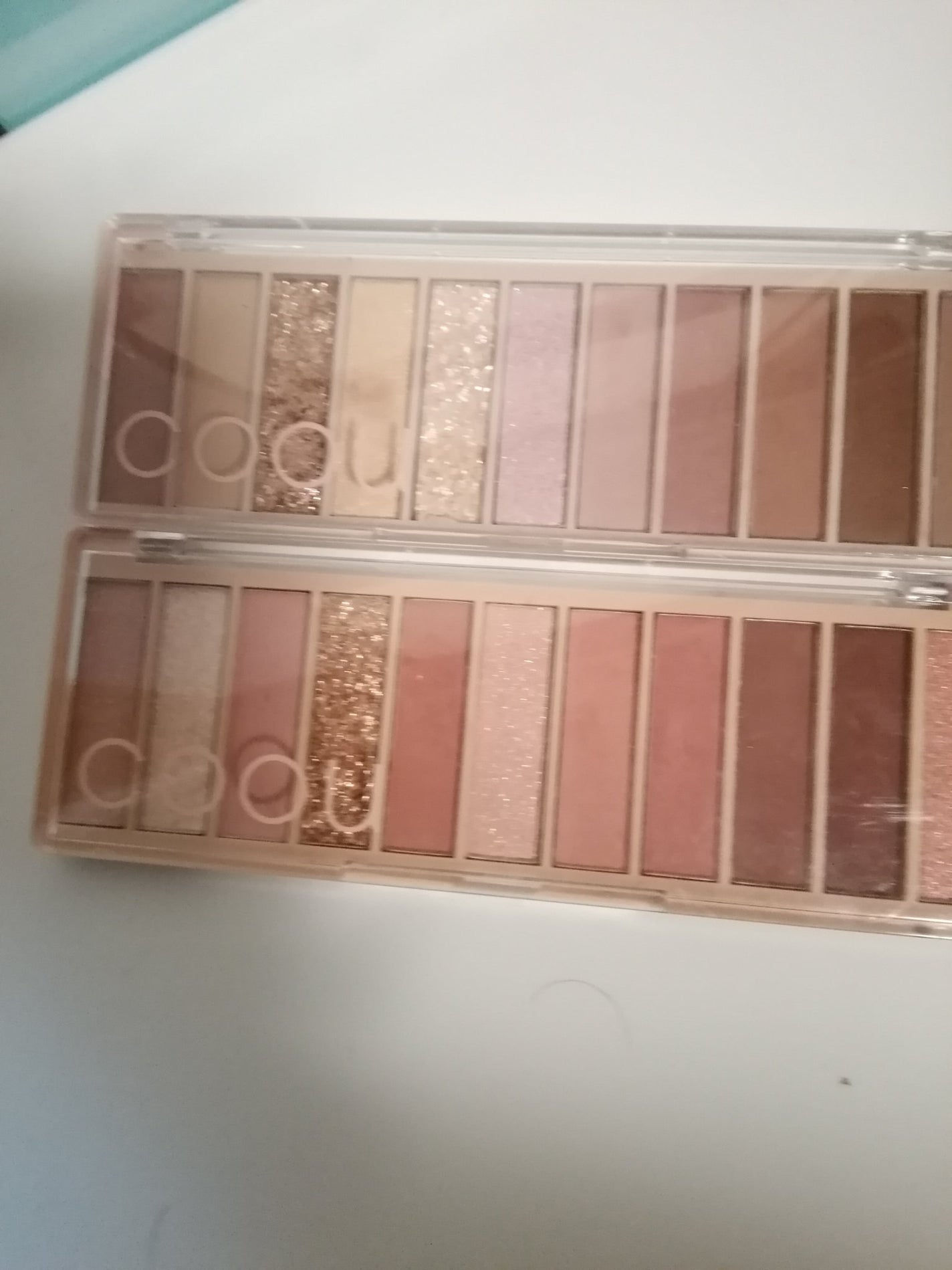 fabulous_make_l2wg on LIPS 「この、アイシャドーダイソーなのに、色も可愛くて、他に、緑や、ピ..」(1枚目)