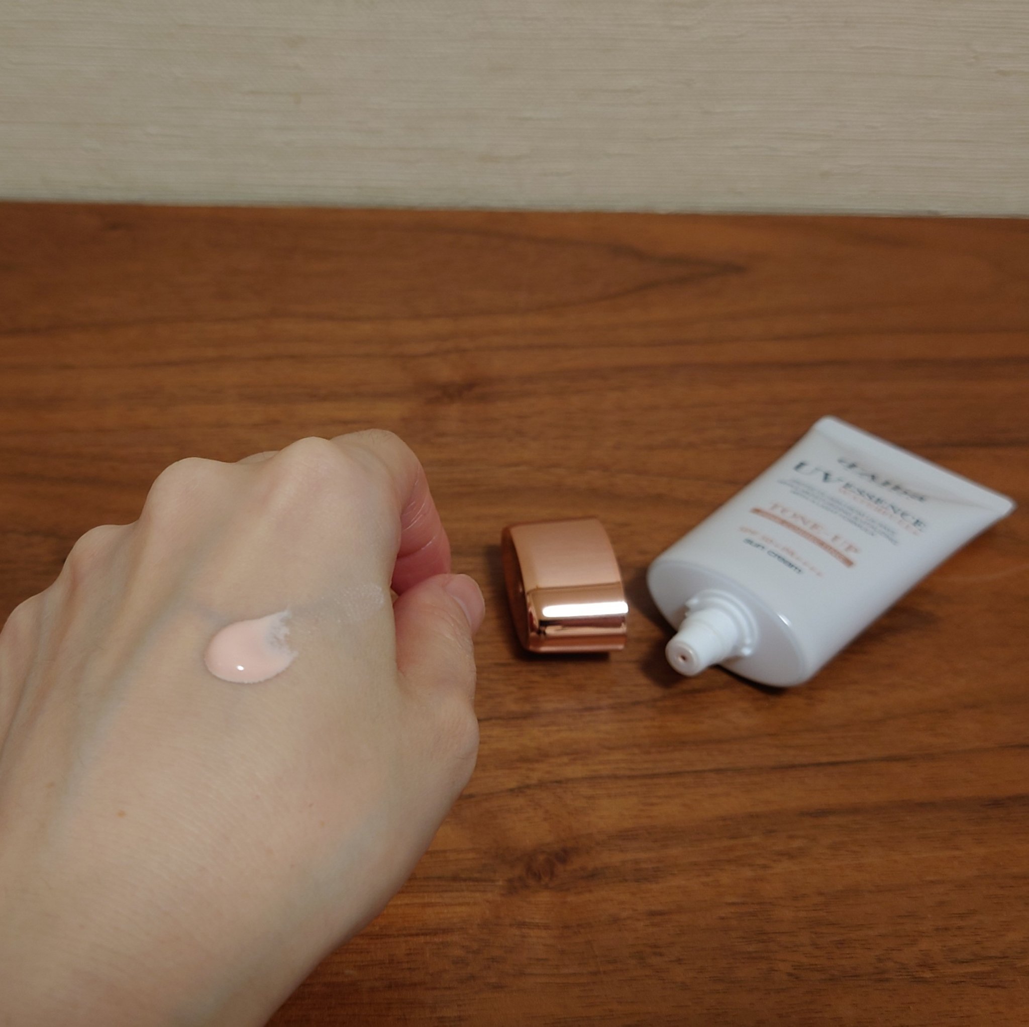 ウォータフルトーンアップサンクリーム/ダルバ/日焼け止めクリームを使ったクチコミ（3枚目）