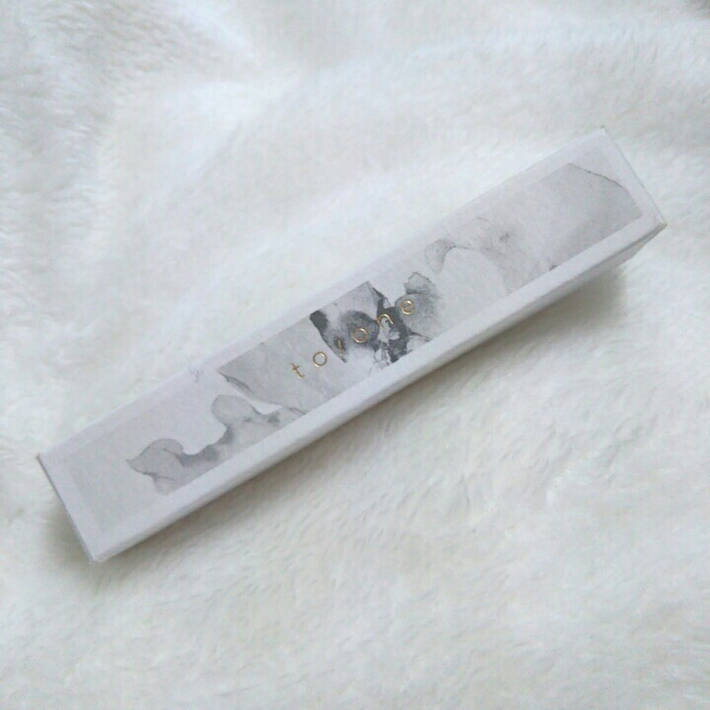 トーン ペタル エッセンス グロス/to/one/リップグロスを使ったクチコミ(1枚目)