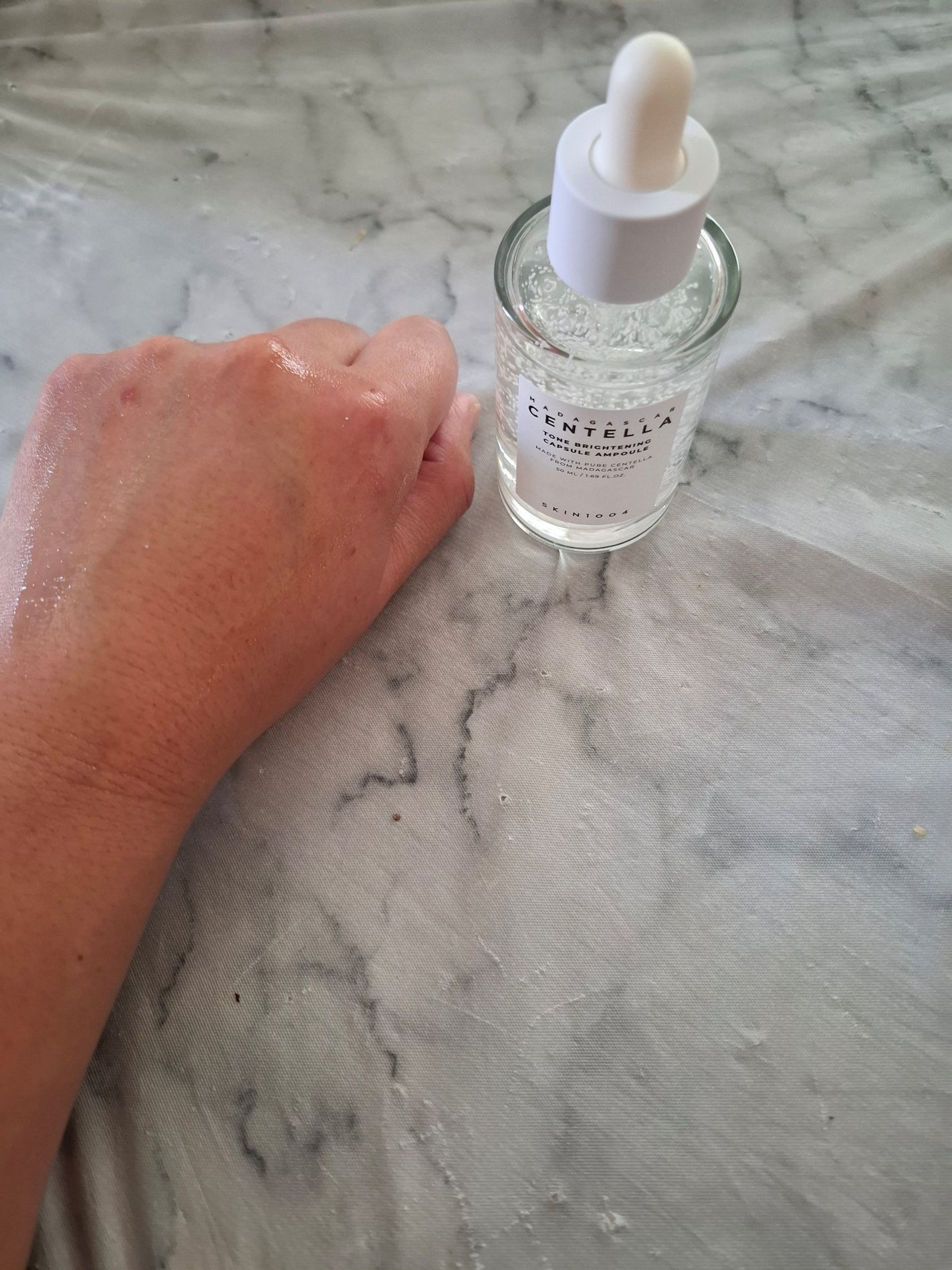 あくび★ on LIPS 「美容液の中でも鎮静効果が最強です!使用感は、きちんと保湿してく..」(2枚目)