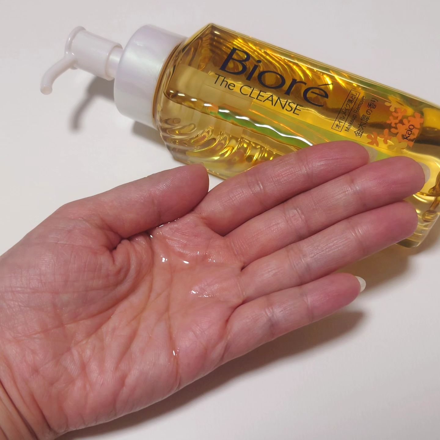 ビオレ ザ クレンズ オイルメイク落とし  金木犀の香り/ビオレ/オイルクレンジングを使ったクチコミ（2枚目）