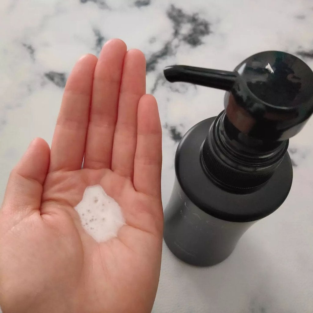 ブラック フレグランス スタイリング ヘアエッセンス/LEXILIS/アウトバストリートメントを使ったクチコミ(2枚目)