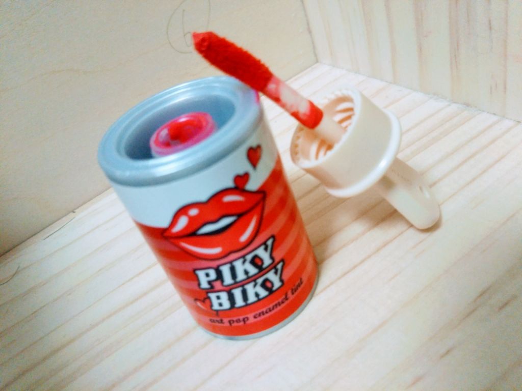 ピキビキ アートポップ エナメル ティント/TONYMOLY/リップティントを使ったクチコミ（2枚目）