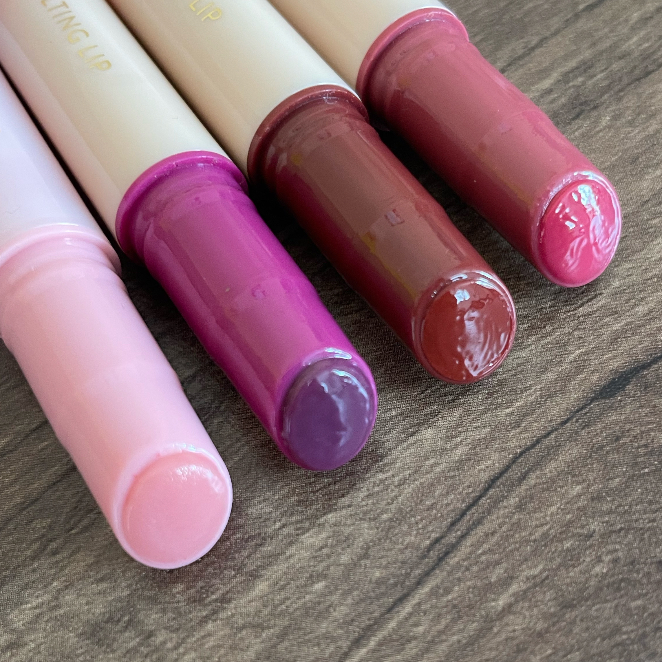 ハニーメルティングリップ 09グレープサングリア/ネイチャーリパブリック/口紅を使ったクチコミ（2枚目）