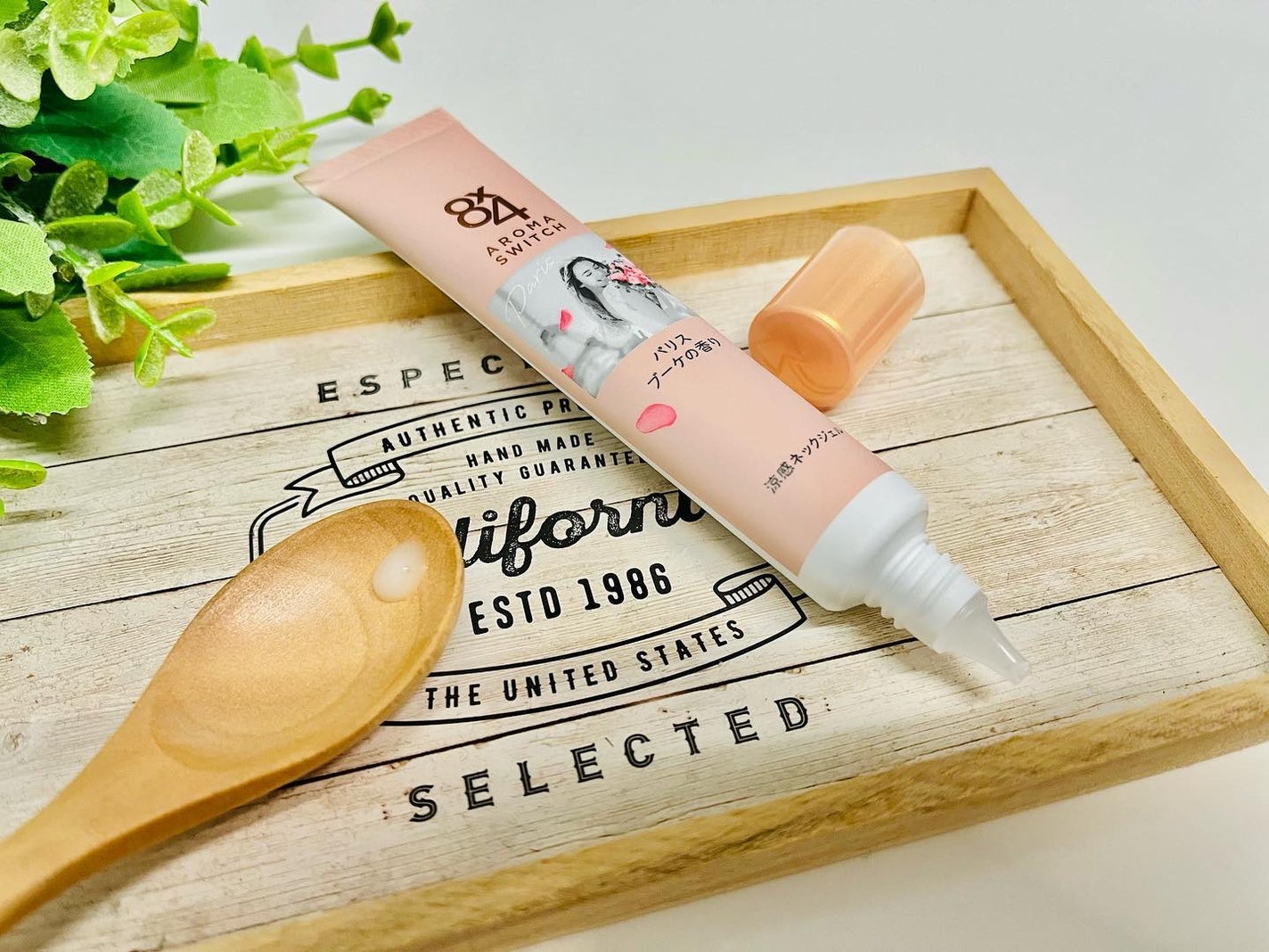 8x4 アロマスイッチ 涼感ネックジェル パリスブーケの香り/8x4/デオドラント・制汗剤を使ったクチコミ(2枚目)