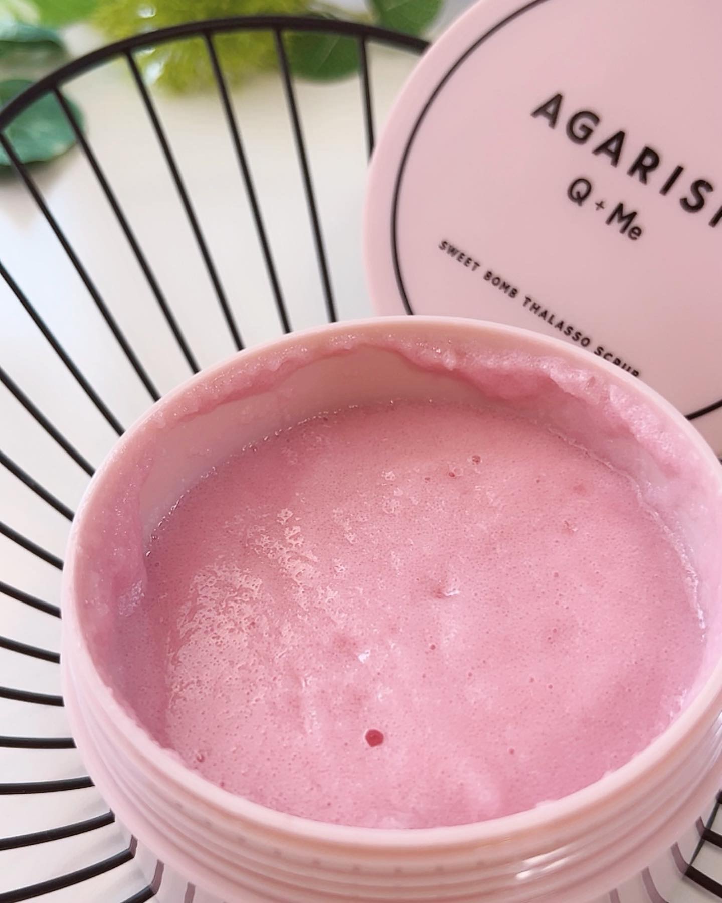 Q+Me スウィート ボム タラソ スクラブ/AGARISM/バストケア・ヒップケアを使ったクチコミ（2枚目）