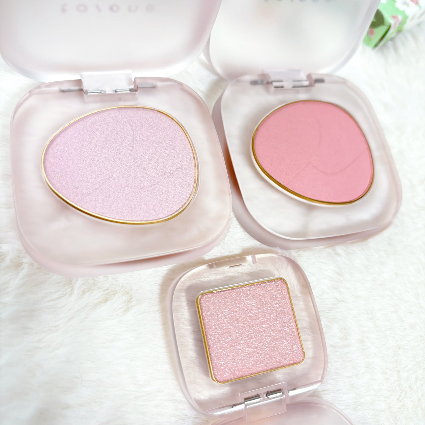 ペタル フロート アイシャドウ/to/one/アイシャドウパレットを使ったクチコミ(2枚目)