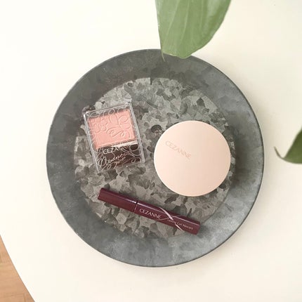 パールグロウニュアンサー/CEZANNE/パウダーハイライトを使ったクチコミ(3枚目)