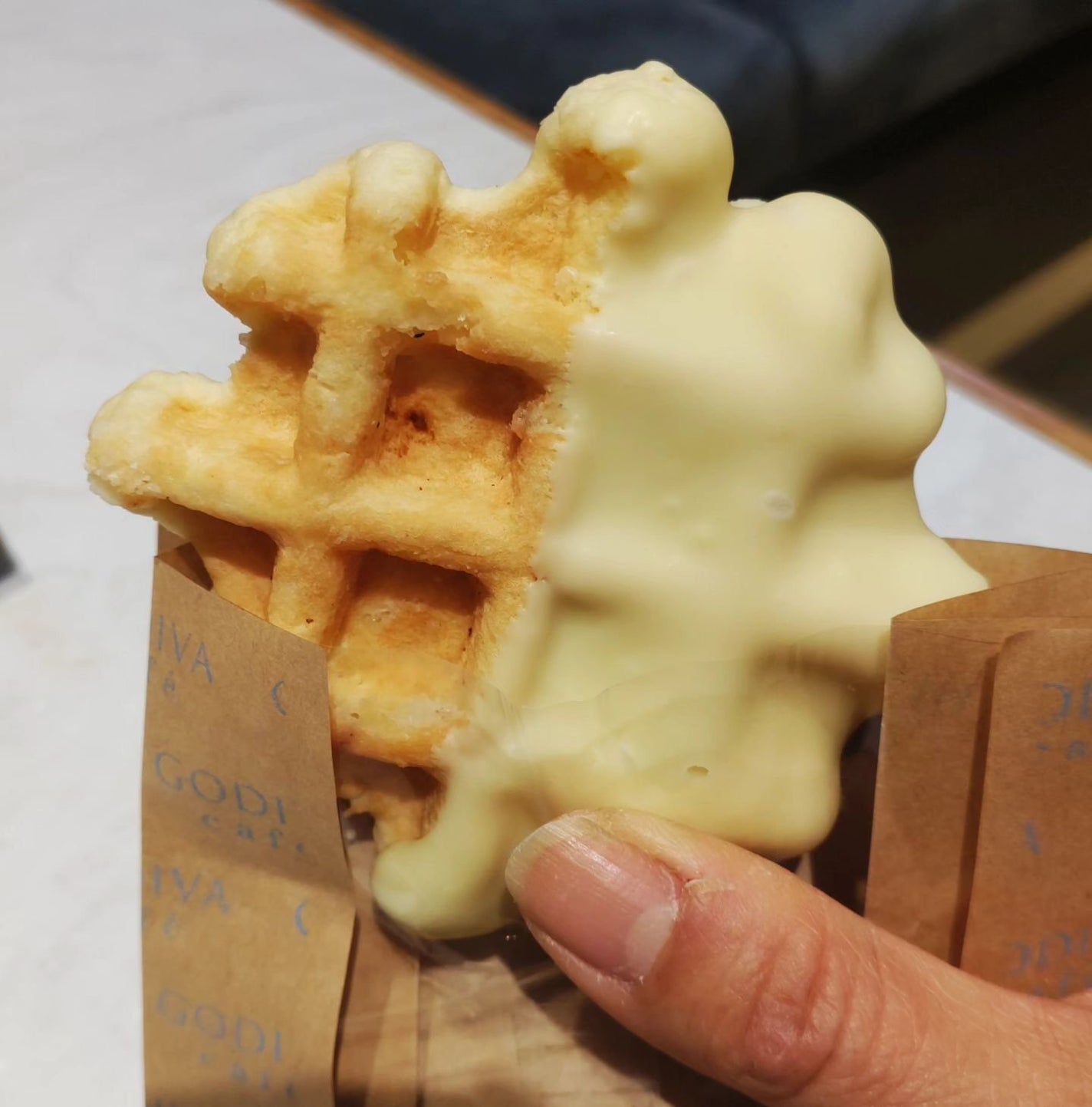 ひろちゃん on LIPS 「ゴディバカフェ本日初めてのcafe☕GODIVAcafe***..」(5枚目)