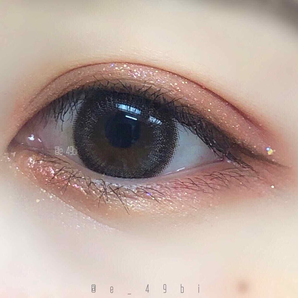 グリッター&グロウ リキッドアイシャドウ/stila/グリッターを使ったクチコミ（2枚目）