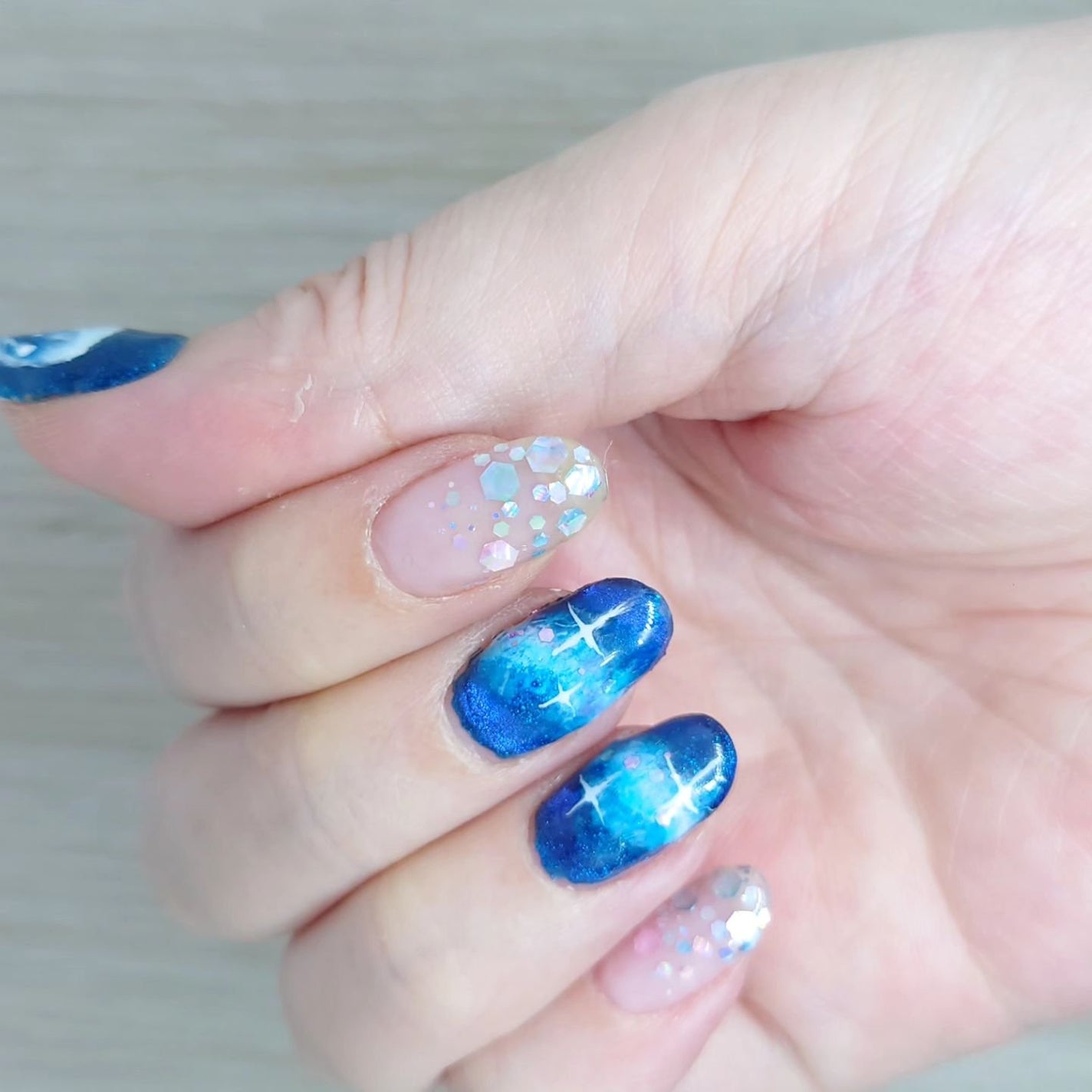 ゆき on LIPS 「右手のマイネイル。宇宙イメージで!ベースはプリムドールミューズ..」(1枚目)