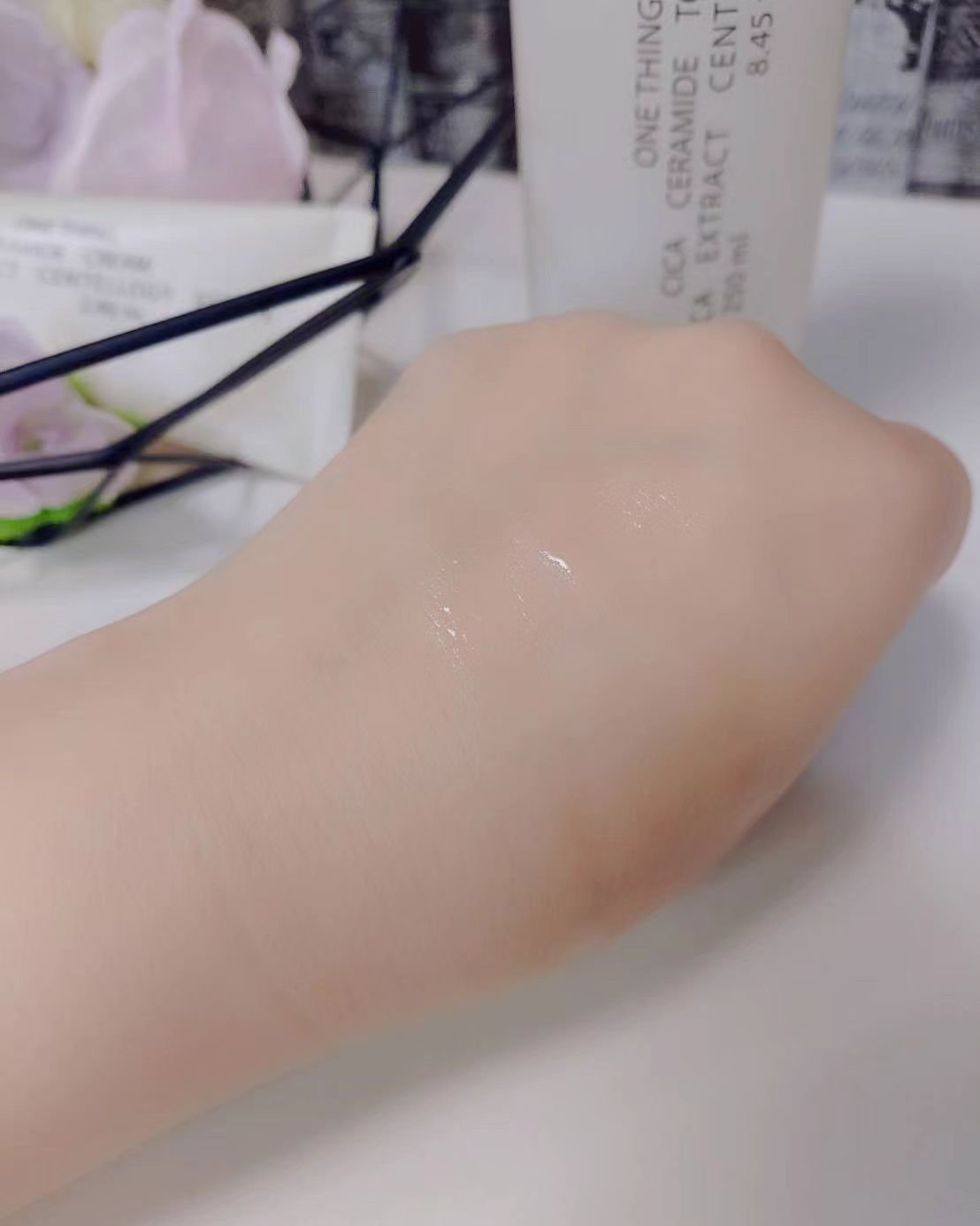 ONE THING CICAセラミドクリームのクチコミ「ONE THING

CICAセラマイドクリーム / 70g

ツボクサ化粧水で有名なONE .....」（2枚目）