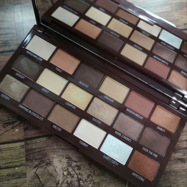 MAKEUP REVOLUTION Smores Chocolate Palletのクチコミ「Smores Chocolate Palette 1列縛りメイクまとめ
﻿

縛りでいちばん楽.....」（2枚目）