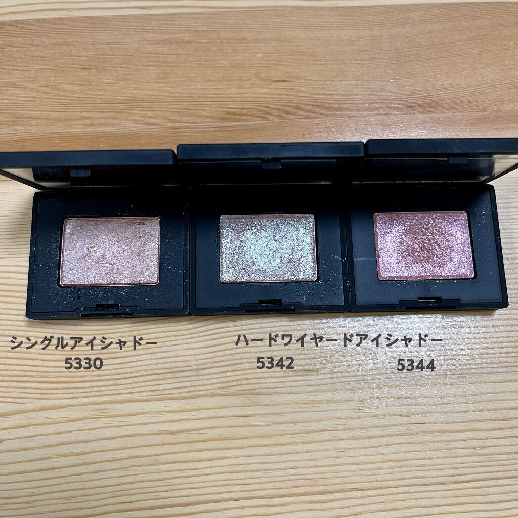 シングルアイシャドー/NARS/単色アイシャドウを使ったクチコミ(2枚目)
