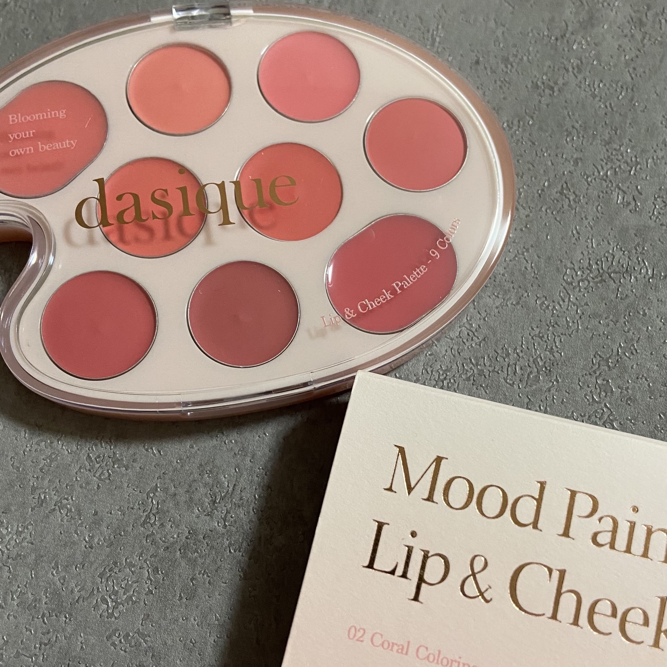 ムードペインティングリップアンドチークパレット 02コーラルカラーリング/dasique/マルチパレットを使ったクチコミ（1枚目）