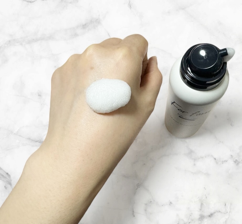 For fam フォーファム　全身保湿ケアホイップ　ディープモイストのクチコミ「Family cosmeブランドFor fam(フォーファム)から新登場🎉
⁡
フォーファム　.....」（2枚目）