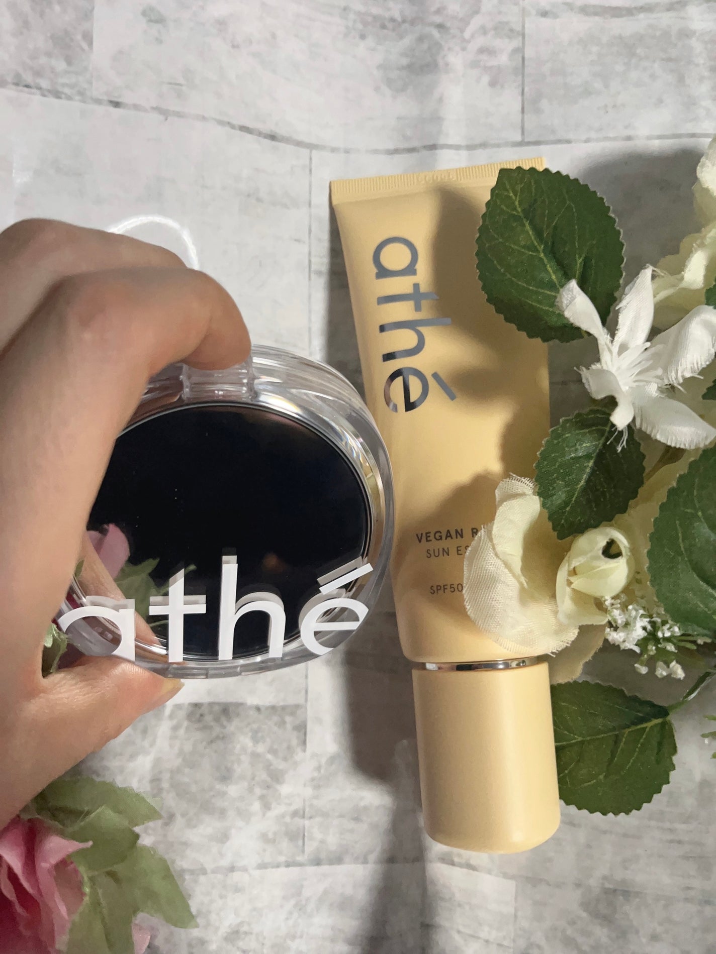 ヴィーガン リリーフ サン エッセンス /athé/日焼け止めクリームを使ったクチコミ(1枚目)