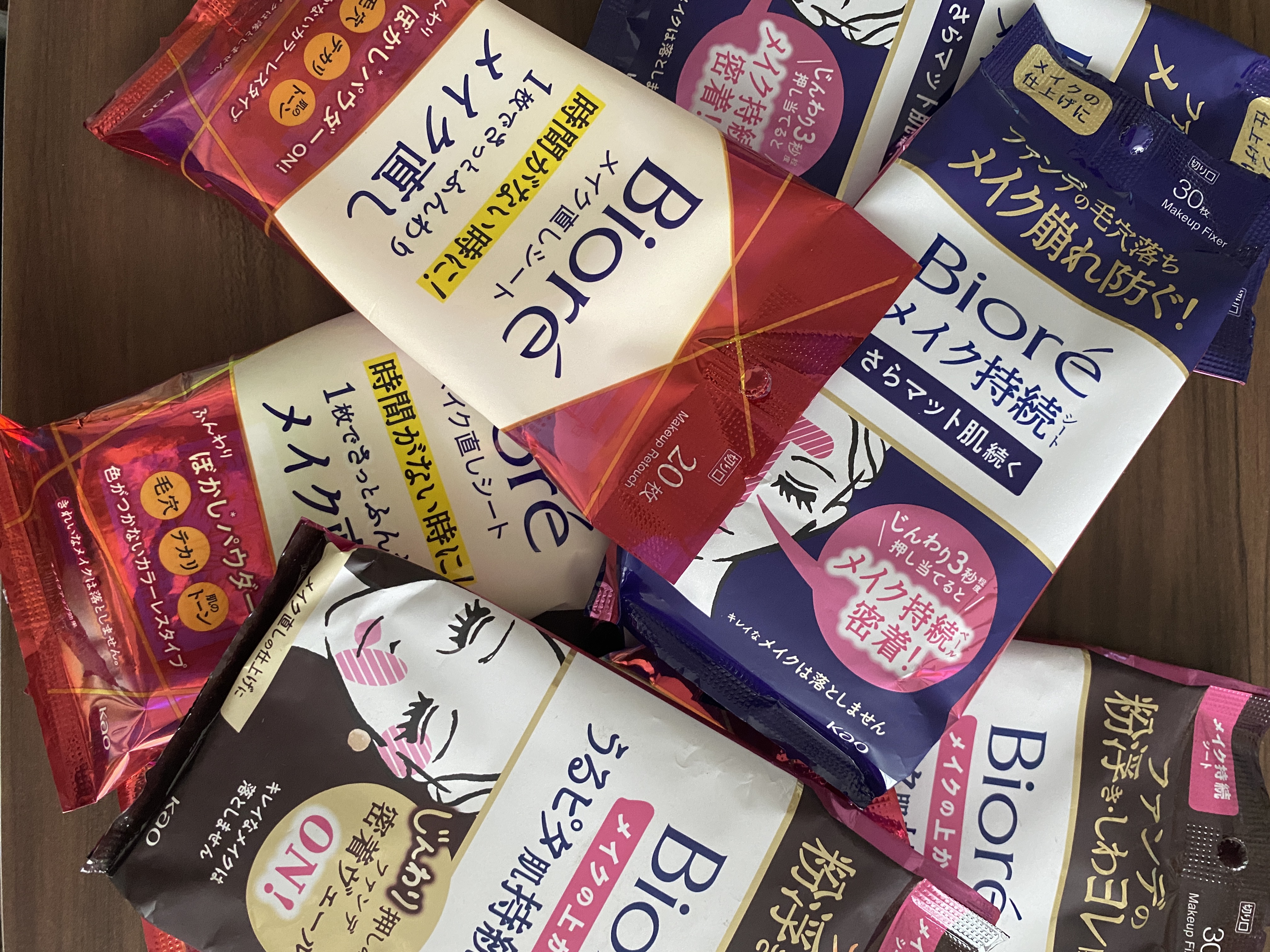 ビオレメイクの上からうるピタ肌持続シート/ビオレ/フェイスシートを使ったクチコミ（1枚目）