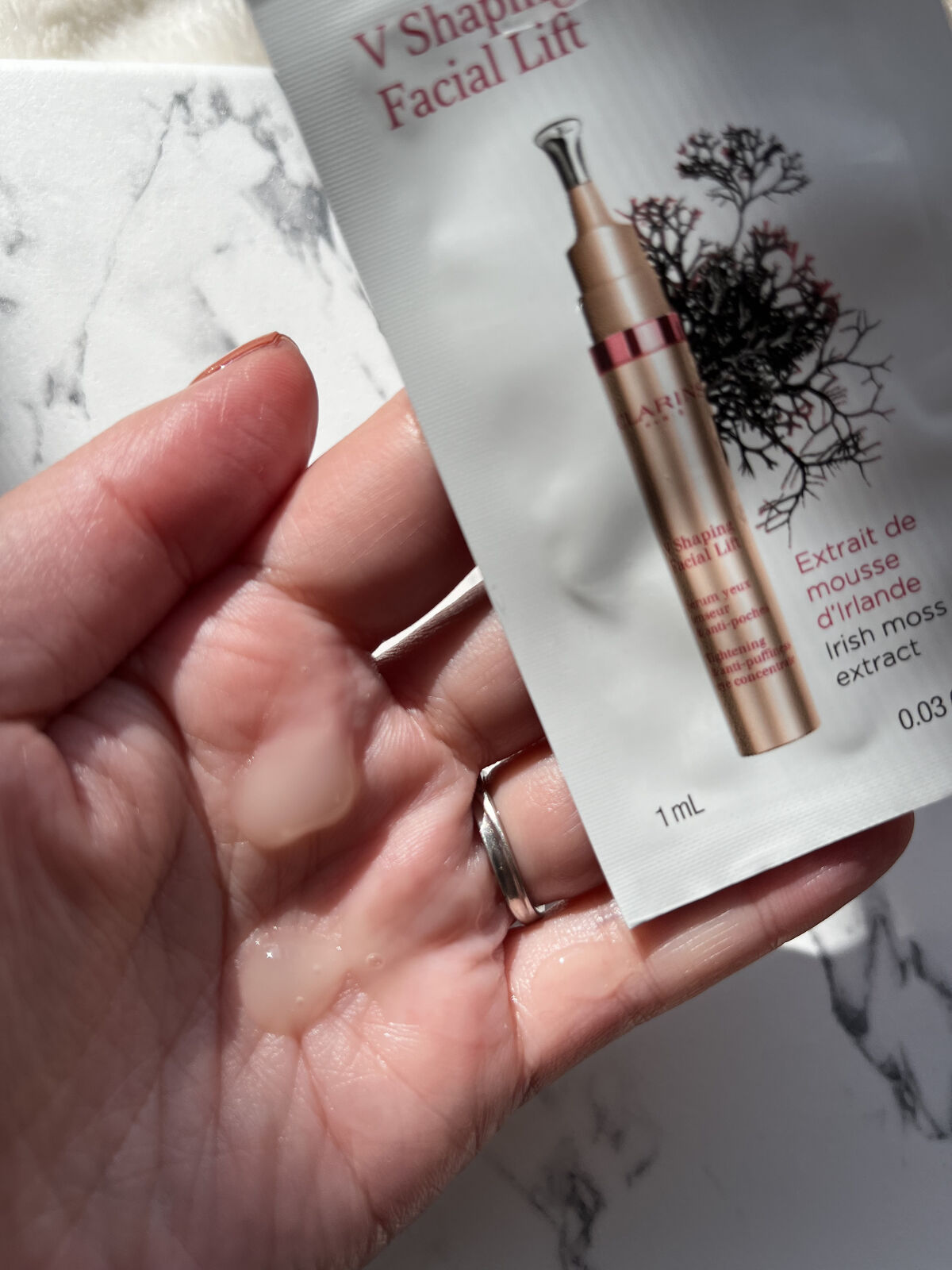 グラン アイ セラム V/CLARINS/アイケア・アイクリームを使ったクチコミ（2枚目）