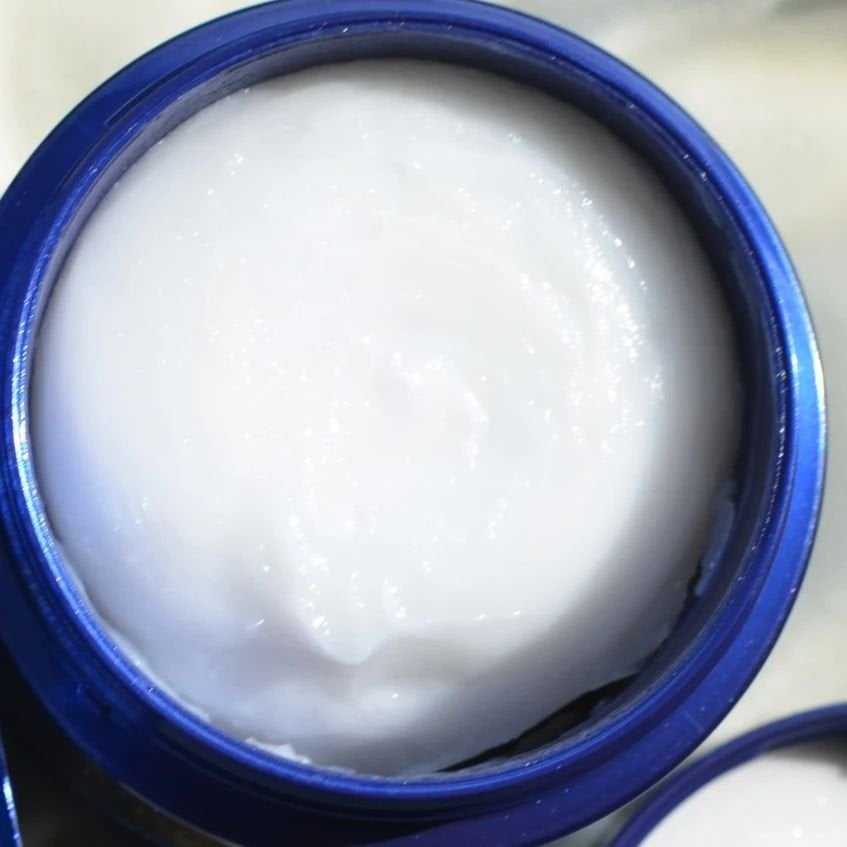 ニベア ロイヤルブルーボディクリーム うるおい密封ケア/ニベア/ボディクリームを使ったクチコミ(3枚目)