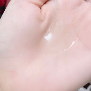 【使った商品】メラノCCの薬用しみ対策 美白化粧水170mL
【商品の特徴】シミそばかすを防ぐビタミンCたくさん入ってるらしいです。
【肌質】乾燥肌です。
【テクスチャ】さらさらしています。
【どんな人におすすめ？】シミそばかすの気になる方
【良いところ】そばかす本当に薄くなりました！
【イマイチなところ】サラッとしてるから塗る時大変かも？コットンがオススメです。

 #期待越えアイテム  #本音レポ の画像 その2