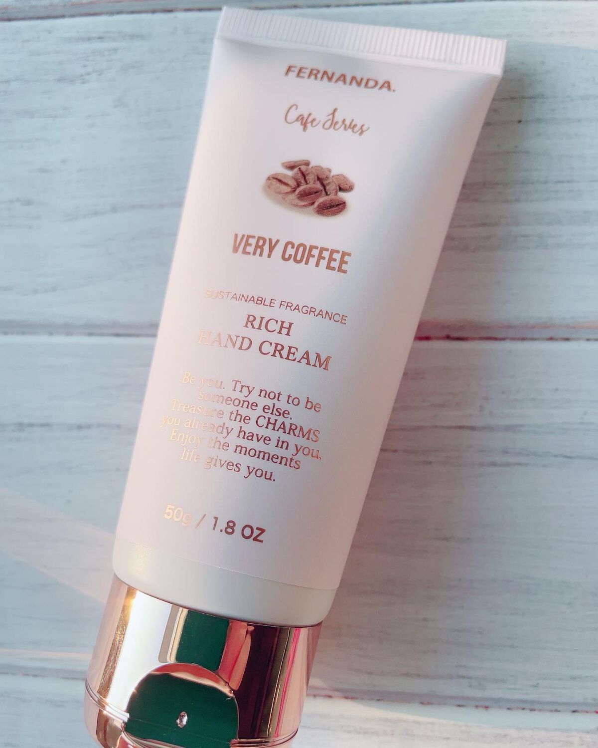 フレグランスリッチハンドクリーム ベリーコーヒー / フェルナンダ