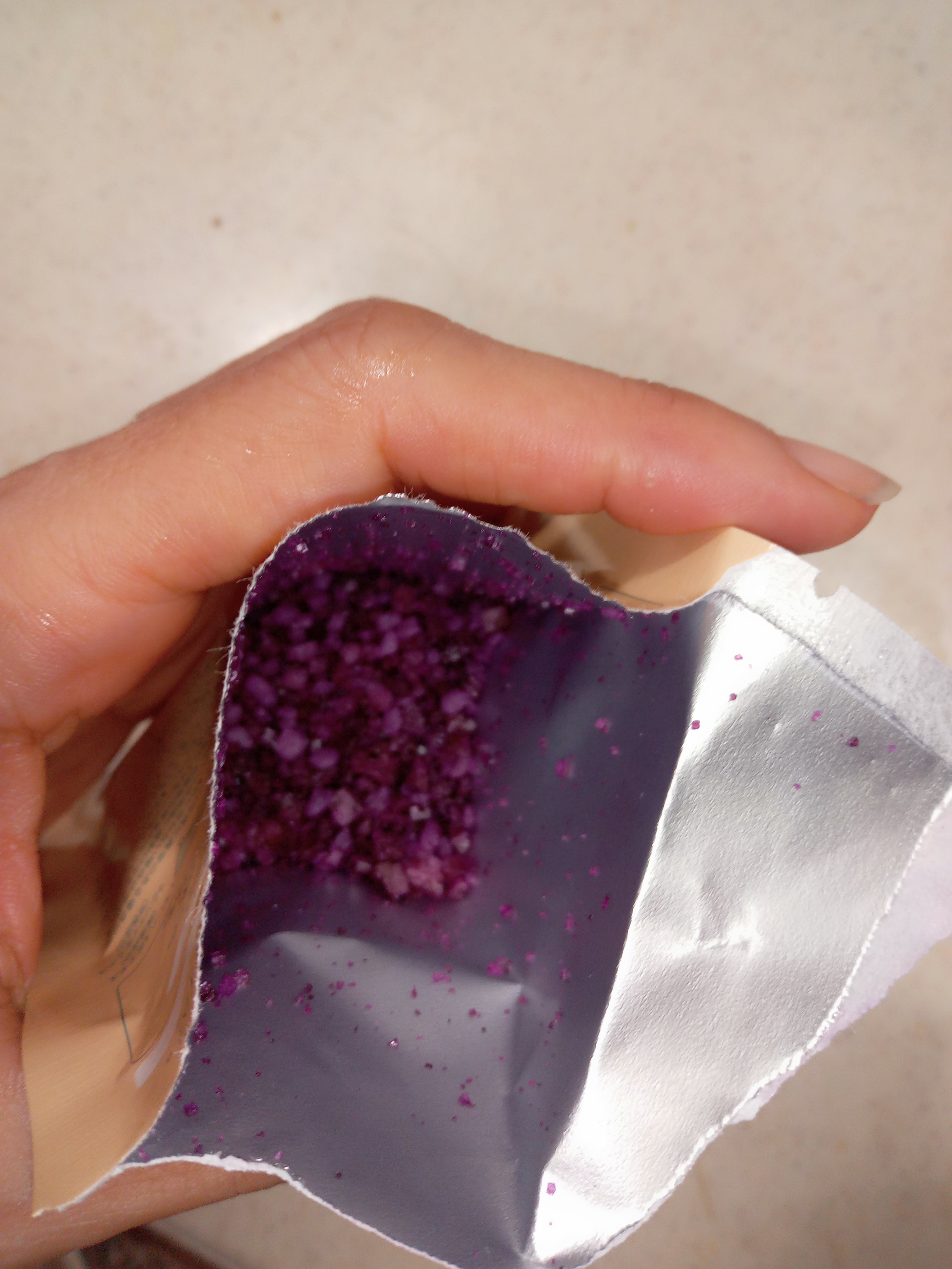 バスソルト ハッピーフォーミー ロータス＆ジャスミンの香り/クナイプ/無機塩系入浴剤を使ったクチコミ（2枚目）