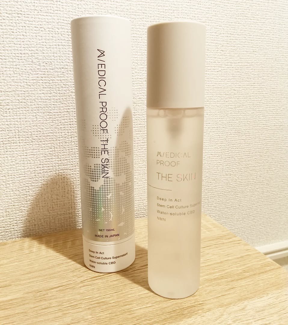 メディカルプルーフ　ザ スキン ローションセラム

少しとろみのある質感ですが、肌に馴染ませたときにベタつくことがなく、ヌメッとしていないのに乾燥している感じもなく、不思議な感覚になりました✨
こちらを使用し始めてからスキンケアステップは少