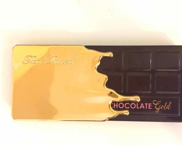 too faced のchocolate gold パレットです。
かわいい見た目と発色の良さが良い💓
オールシーズン使えると思います。 メタリックルックが好きな方にオススメ！ ブレンドもしやすかったで