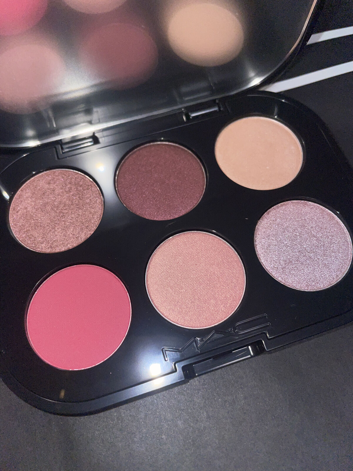 コネクト イン カラー アイシャドウ パレット × 6 インクリプテッド クリプトナイト/M・A・C/アイシャドウパレットを使ったクチコミ（2枚目）