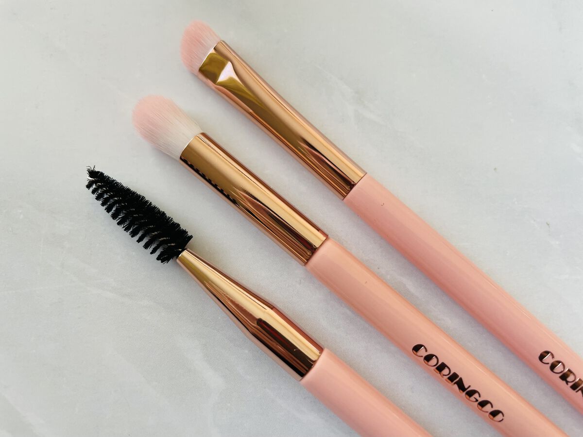 エレガントスウィートピンクブラシ 06 アンダーアングルブラシ/CORINGCO/メイクブラシを使ったクチコミ（3枚目）