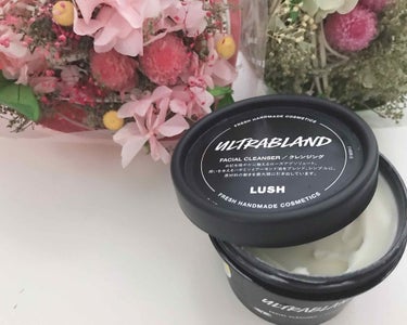 今回ご紹介するのは大好きなお店、LUSHのクレンジング〜俳句〜です。

普段私はクレンジングからスキンケアまで定期的に肌診断でお世話になってるPOLAのラインでお手入れする事が多いのですが、毎日は続けら