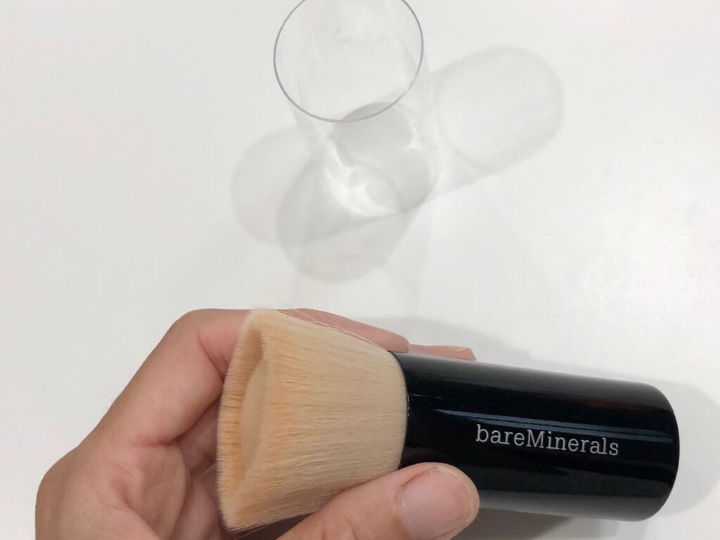 ビューティフル フィニッシュ ブラシ/bareMinerals/メイクブラシを使ったクチコミ（1枚目）