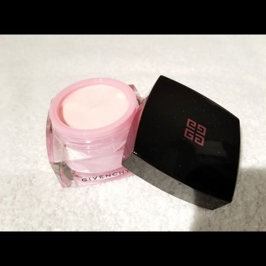 GIVENCHY メモリー・フォルム・ハイライターのクチコミ「
＊＾GIVENCHY
　　　◎MEMORY FORME HIGHLIGHTER (¥5,70.....」（3枚目）