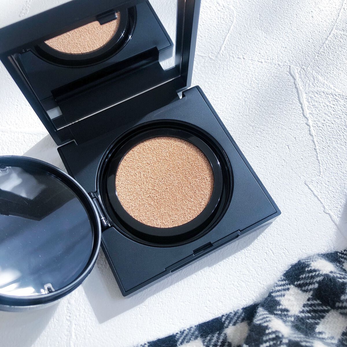 NARS ナチュラルラディアント ロングウェア クッションファンデーションのクチコミ「クッションファンデ、色々使ってきたけど・・・、
どれが一番オススメ？と聞かれたら自信を持って.....」（3枚目）