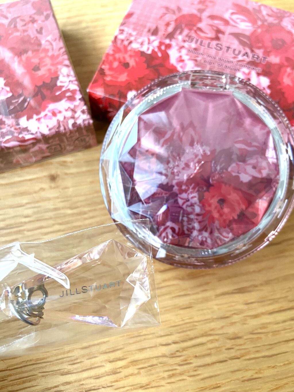 ジルスチュアート ブルーム ミックスブラッシュ コンパクト 16 tinted cosmos（限定）/JILL STUART/パウダーチークを使ったクチコミ（2枚目）