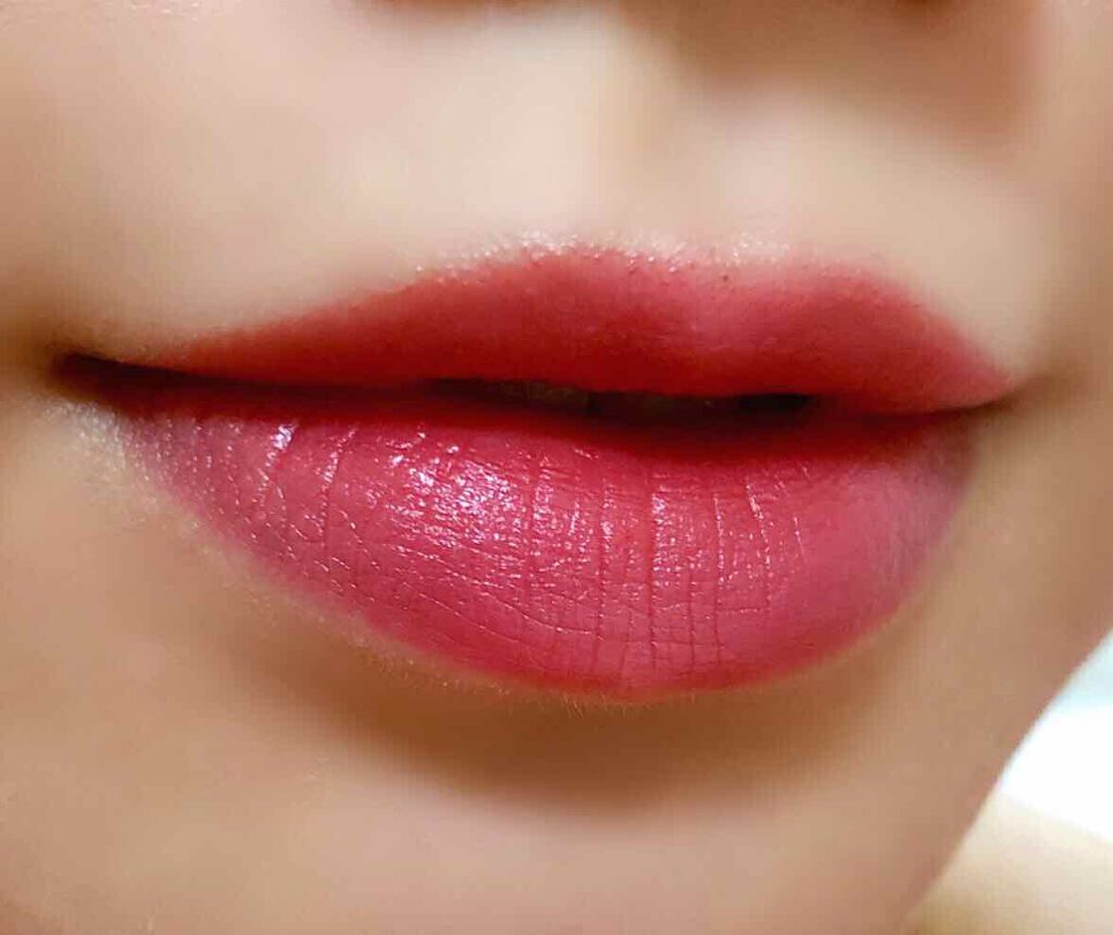 ルージュ アリュール カメリア 607 カメリア ルージュ メタル ドゥ シャネル/CHANEL/口紅を使ったクチコミ（3枚目）