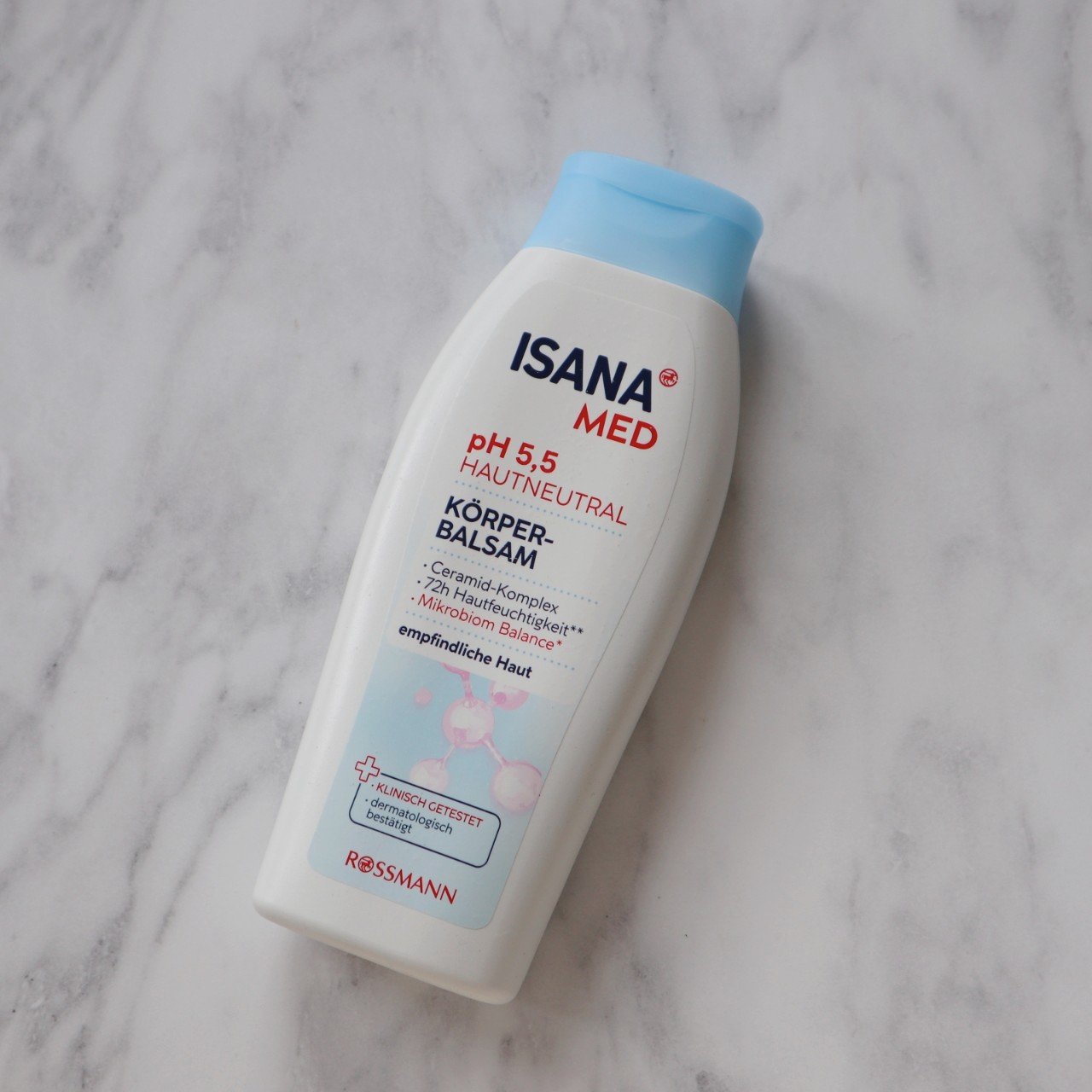 残念ながらリピートなし…なボディケア

私の住んでいるドイツでも最近はセラミドを配合したスキンケアが増えてきました！

このボディクリームは安いので試しに買ってみましたが、使い心地はいまいち…

一番の要因は伸びが悪いこと！

たくさん塗り